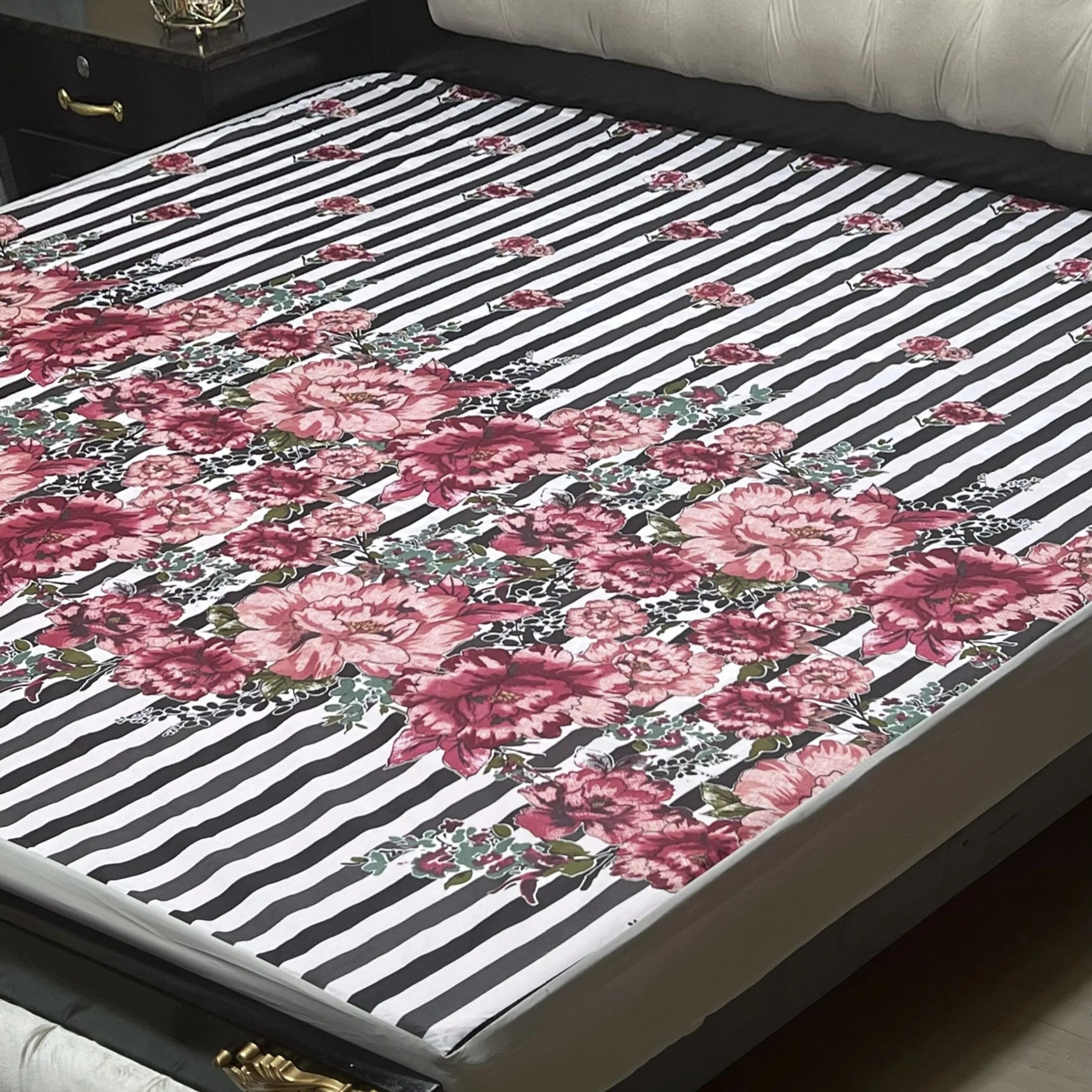 Printed Cotton Mix Waterproof Mattress Protector (78x72 inch | 6.5x6 feet