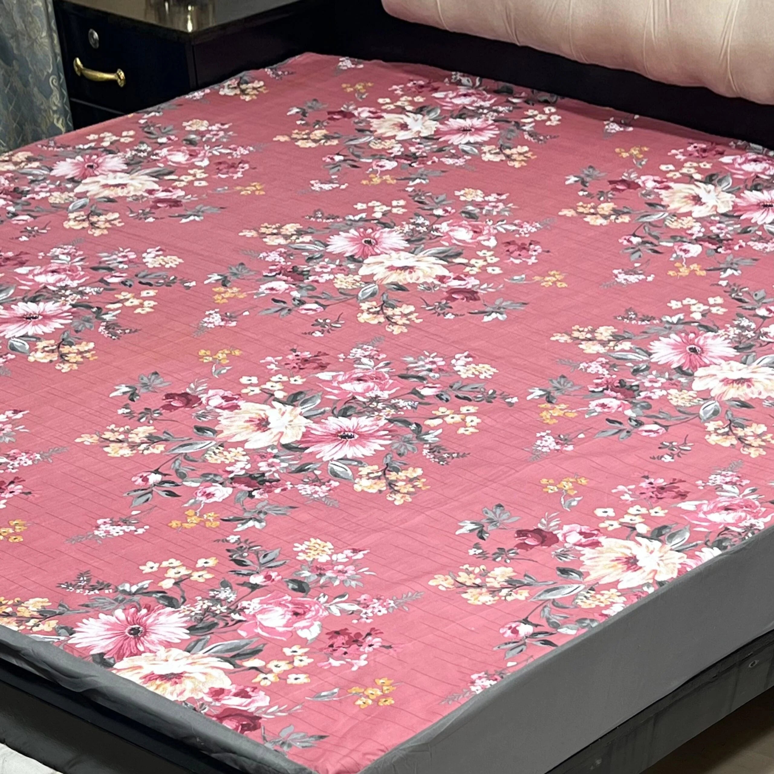 Printed Cotton Mix Waterproof Mattress Protector (78x72 inch | 6.5x6 feet